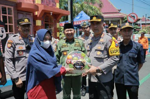 Kapolres Jember Moh Nurhidayat SIK.M.M.bersama Bupati Jember Ir.H.Hendy Siswan.ST,IPU.