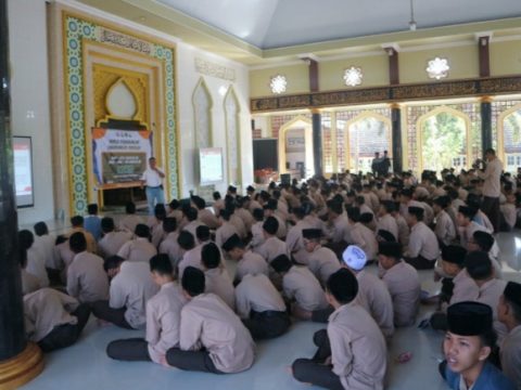 Sosialisasi Bahaya Narkoba Polres Jember sasar Pondok pesantren bertempat di Nuris