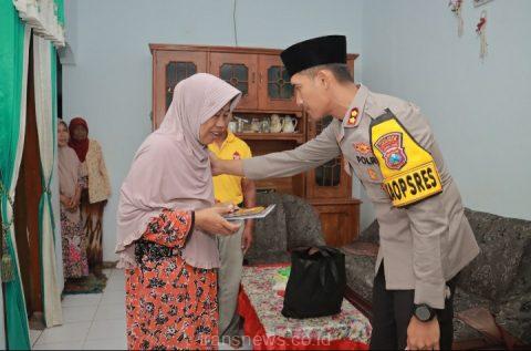 Kapolres Jember serahkan santunan untuk keluarga Anggota KPPS yang meninggal