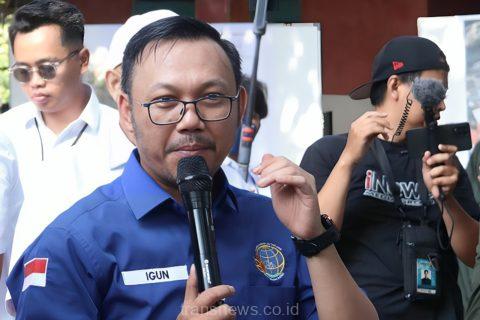 Kepala BPN Kota Depok Indra Gunawan di sela kunjungan Menteri ATR/BPN Agus Harimurti Yudhoyono (AHY) ke Tapos, Kota Depok belum lama ini. (Foto Dok/BPN)