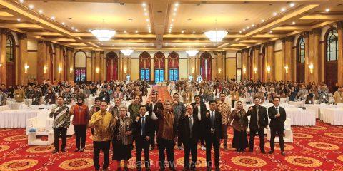 Foto bersama peserta seminar nasional pascasarjana magister kenotariatan universitas jayabaya jakarta