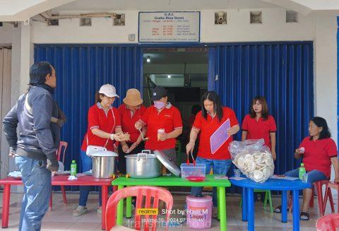 Gereja Bethel Taman Pondok Jati Sediakan Makan Siang Gratis 