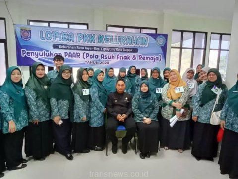 Tingkatkan Pengetahuan, TP PKK Ratu Jaya Gelar Lomba|| Foto bersama Lurah Ratu Jaya Kota Depok,