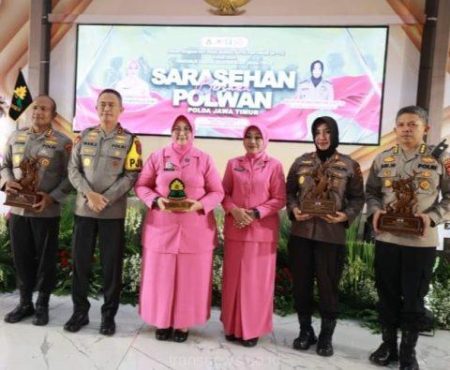 Hari Kesatuan Gerak Bhayangkari (HKGB) ke-72 tahun, Pengurus Daerah Bhayangkari Jawa Timur menggelar sarasehan di Gedung Mahameru Mapolda Jatim