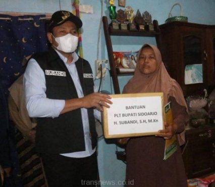 Plt. Bupati Sidoarjo Kunjungi dan Beri Bantuan Warga Penderita Tumor