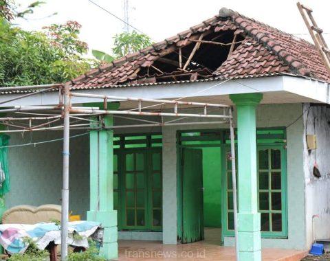 Pemkab Sidoarjo Segera Renovasi Rumah Milik Mariyati di Desa Sumorame