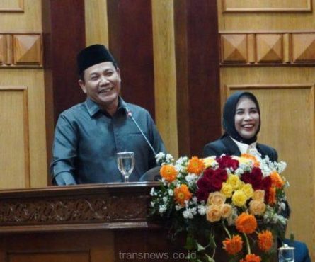 Sidang Paripurna DPRD Sidoarjo Tetapkan Bupati dan Wabup Terpilih 2025-2030