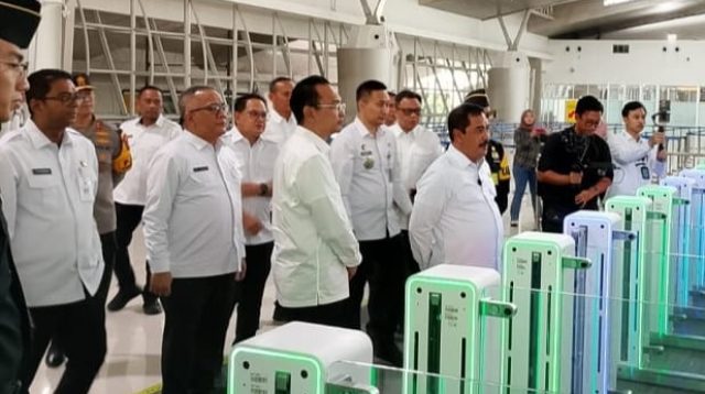 Menteri Imipas RI Tinjau Fasilitas Autogate di Bandara Juanda Surabaya