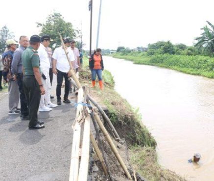 Plt. Bupati Subandi Minta Segera Tangani Tanah Amblas di Desa Prambon