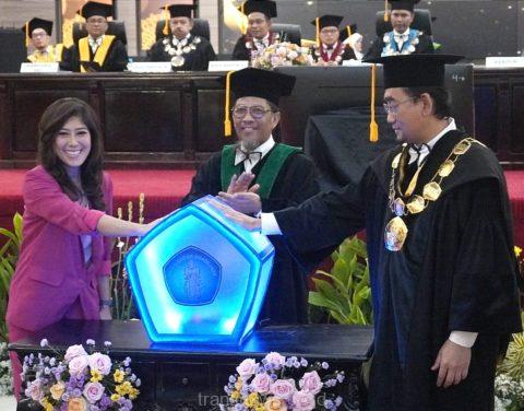 Menteri Menkomdigi Meutya Hafid Resmikan AI Center Universitas Brawijaya